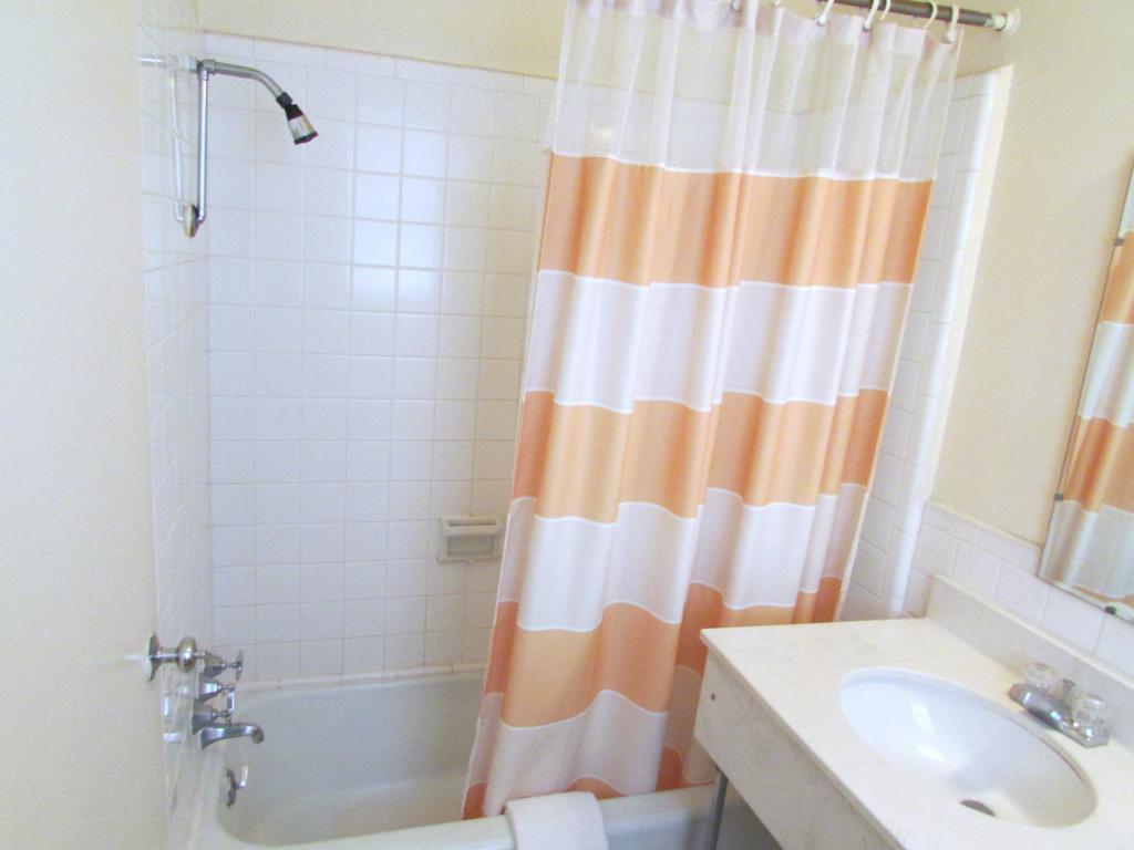 Economy Inn Danville Room photo